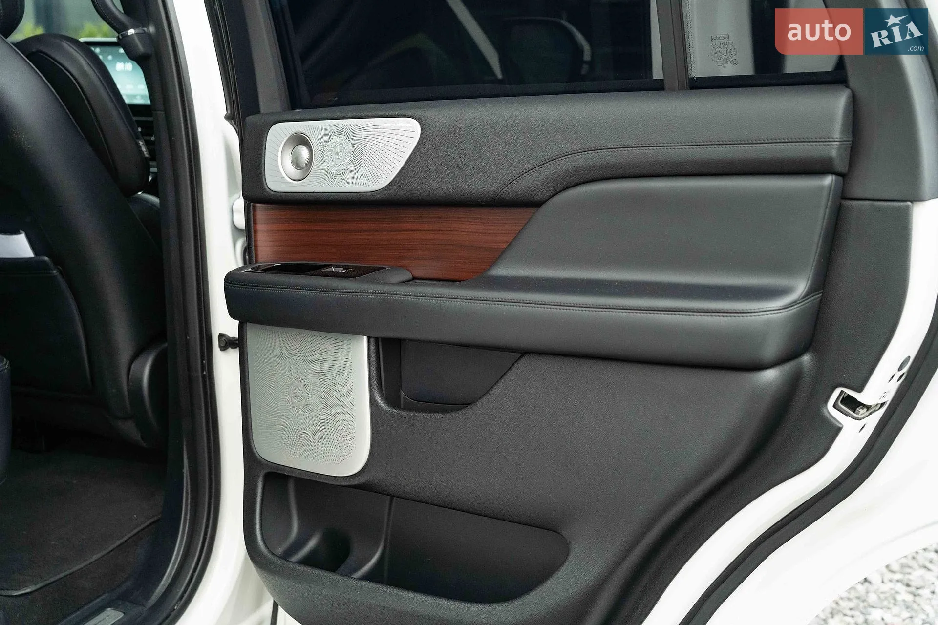 2020 Lincoln Navigator - мініатюра 52