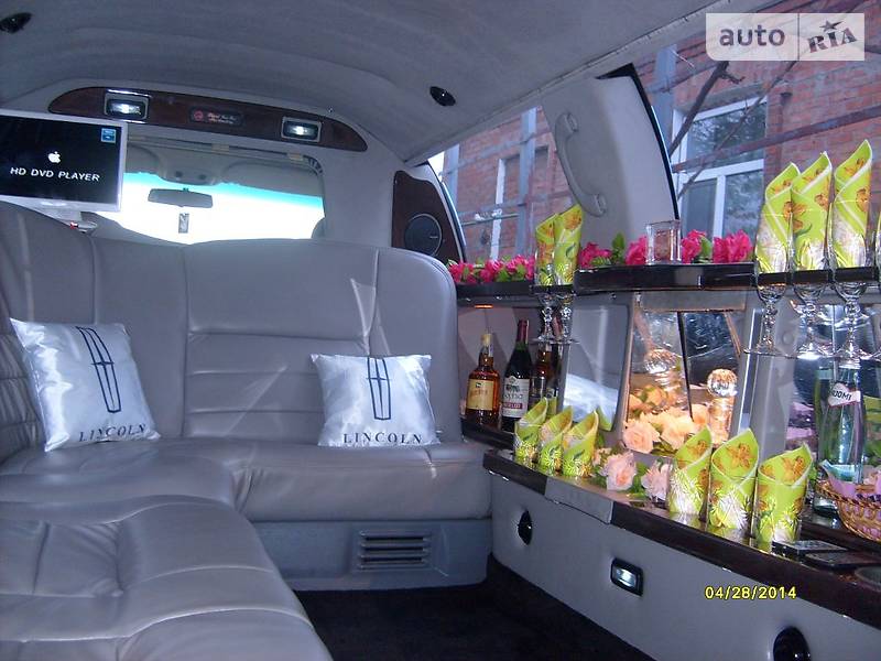 Lincoln Town Car 2000 року