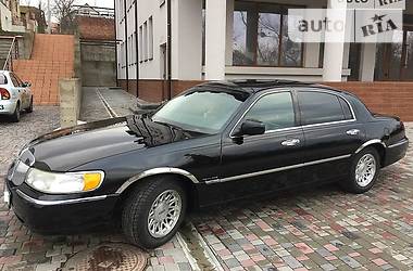 Седан Lincoln Town Car 1999 в Чернигове