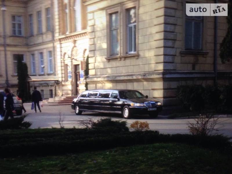 Lincoln Town Car 2001 року