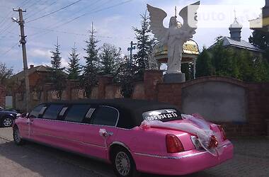 Лімузин Lincoln Town Car 2001 в Тернополі