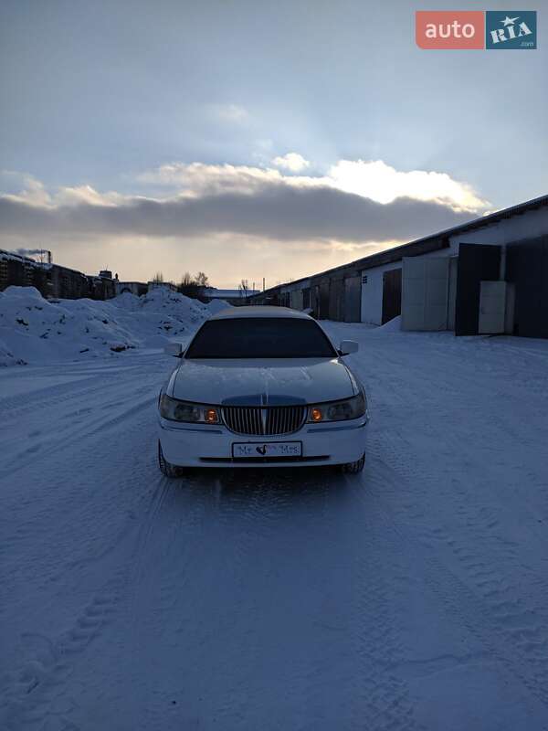 Лимузин Lincoln Town Car 1999 в Овруче