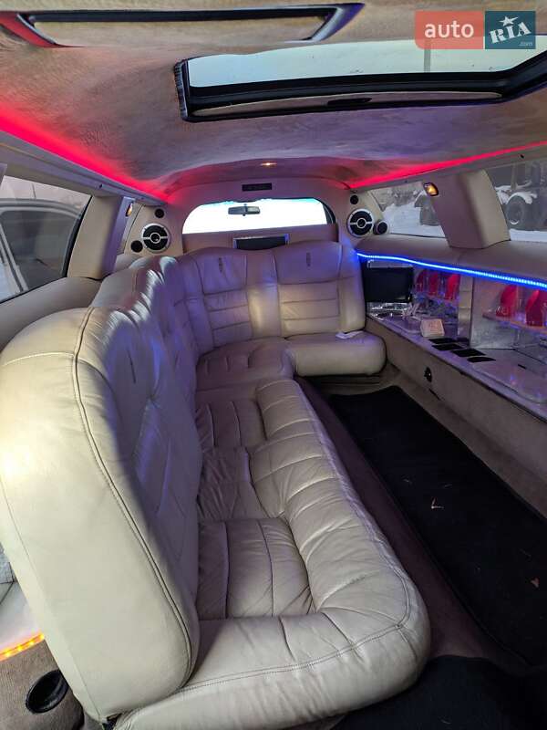 Лимузин Lincoln Town Car 1999 в Овруче