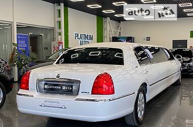 Лимузин Lincoln Town Car 2005 в Одессе