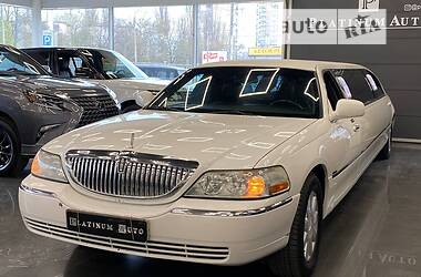 Лимузин Lincoln Town Car 2005 в Одессе