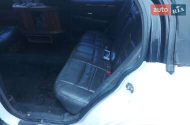 Лимузин Lincoln Town Car 2000 в Ужгороде