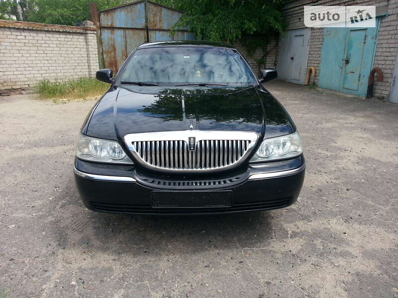 Седан Lincoln Town Car 2005 в Николаеве