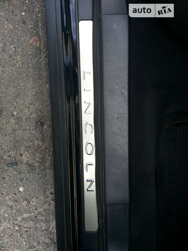 Седан Lincoln Town Car 2005 в Николаеве