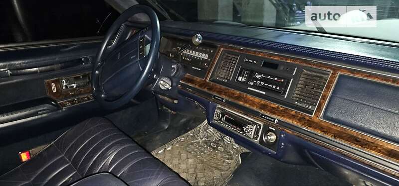Лимузин Lincoln Town Car 1992 в Тернополе фото 5 Лимузин Lincoln Town Car 1992 в Тернополе