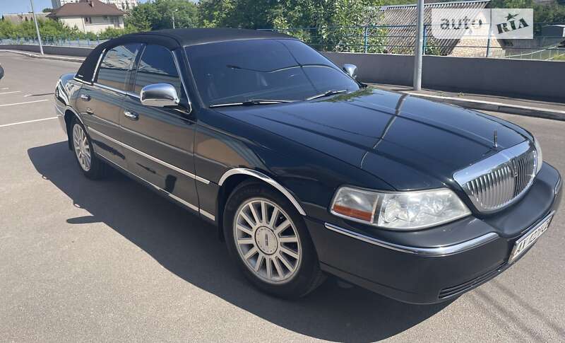 Lincoln Town Car 2005