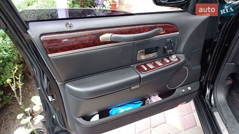 Седан Lincoln Town Car 2010 в Кропивницькому