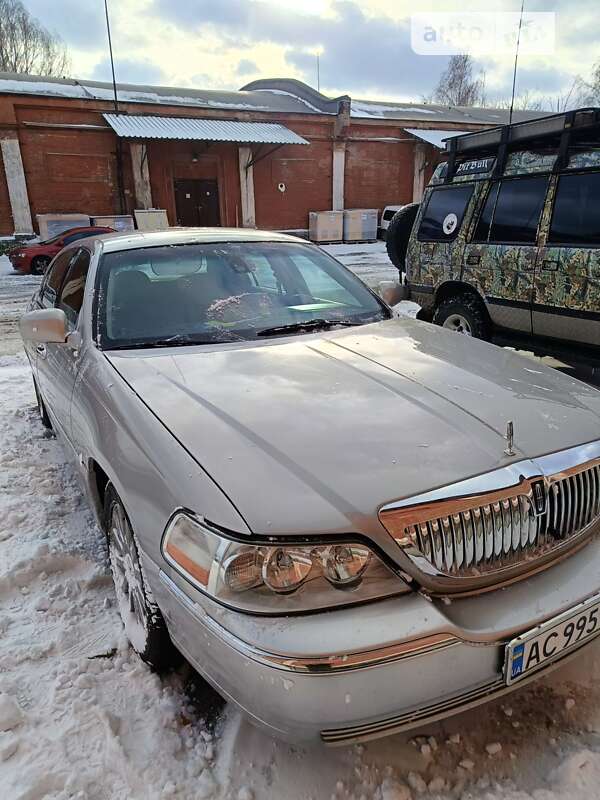 Седан Lincoln Town Car 2006 в Києві