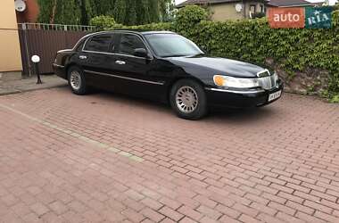 Седан Lincoln Town Car 2001 в Хмельницком