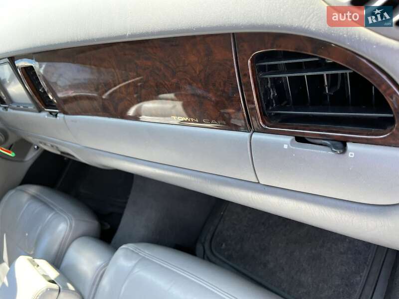 Седан Lincoln Town Car 1998 в Одессе