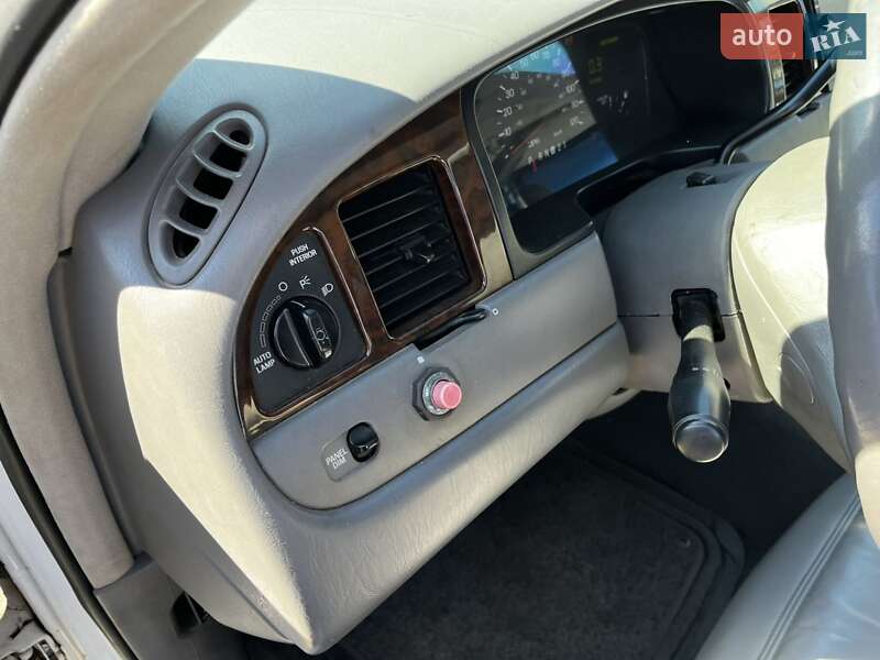 Седан Lincoln Town Car 1998 в Одессе