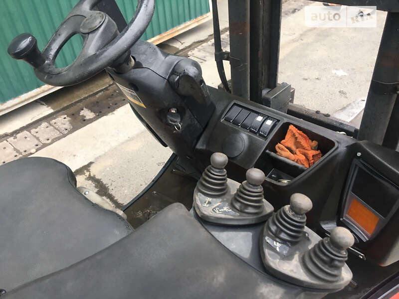 Вилочный погрузчик Linde H30Т 2010 в Тячеве