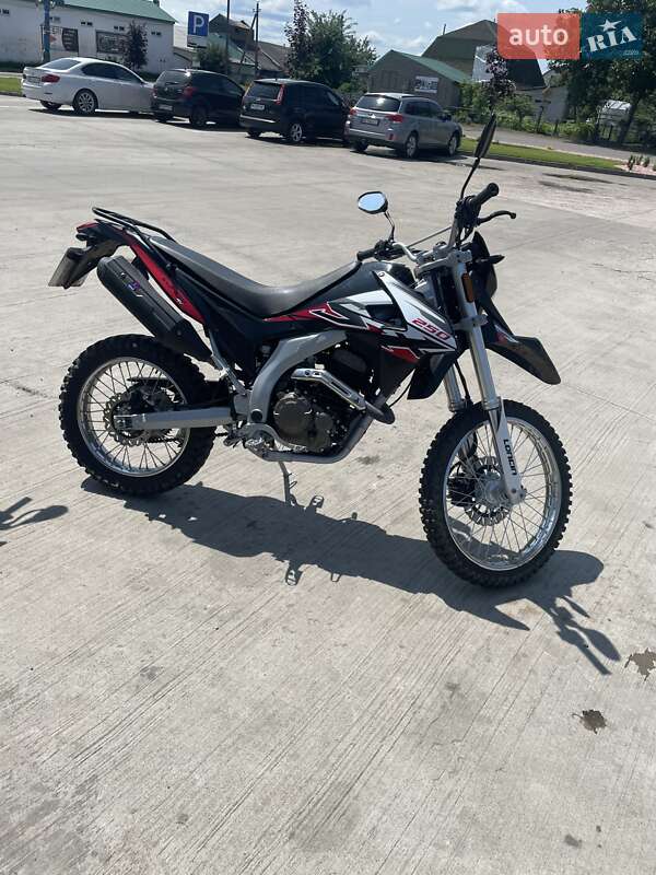 Мотоцикл Классік Loncin LX 250GY-3 2024 в Вараші
