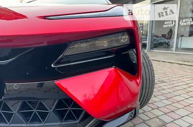 Седан Lotus Eletre 2023 в 