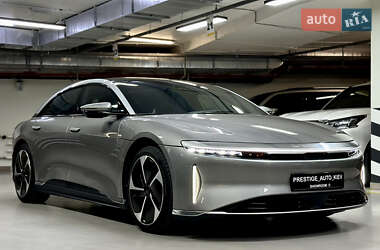 Седан Lucid Air 2022 в 