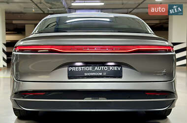 Седан Lucid Air 2022 в 