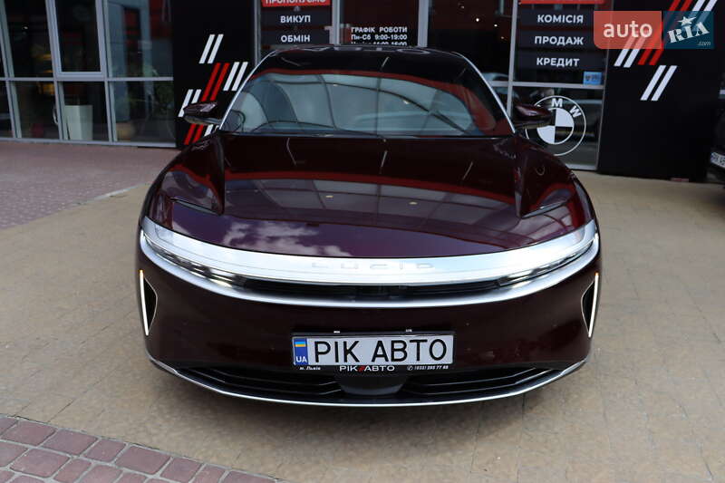 Седан Lucid Air 2023 в Львові