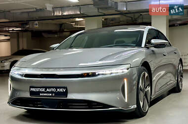 Седан Lucid Air 2022 в 