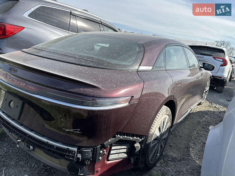 Седан Lucid Air 2023 в Львове