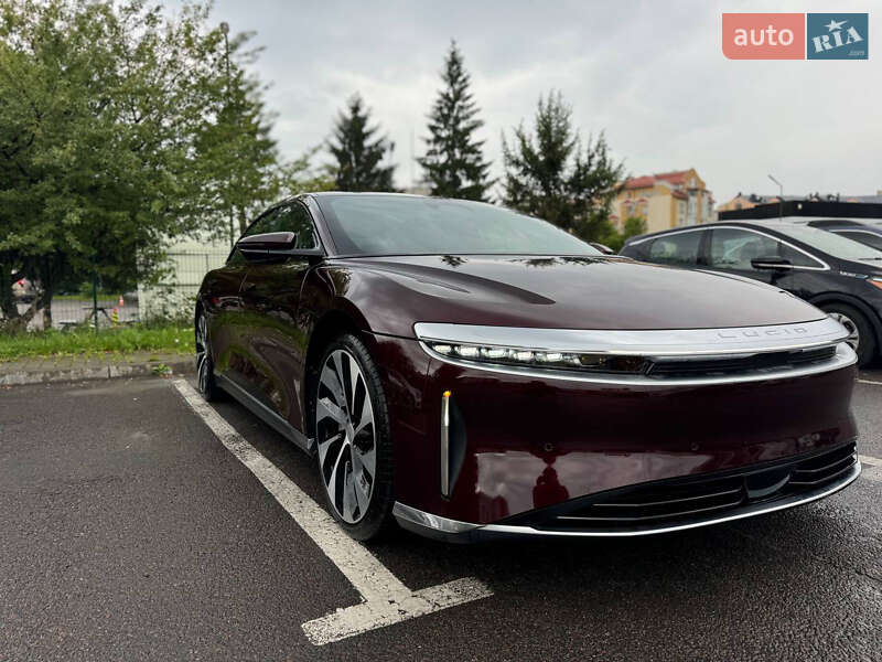Седан Lucid Air 2023 в Львове