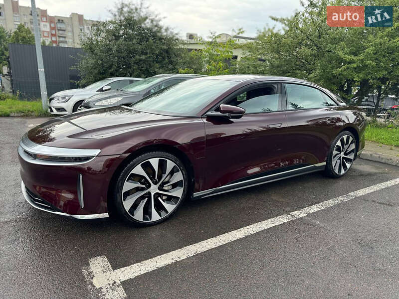 Седан Lucid Air 2023 в Львове