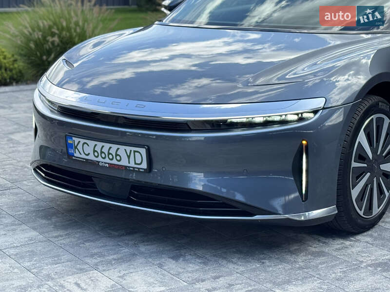 Седан Lucid Air 2023 в 
