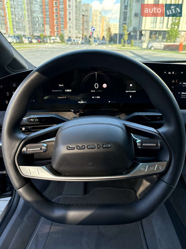 Седан Lucid Air 2022 в Львове