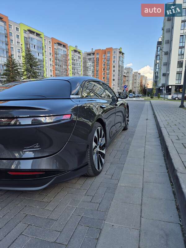 Седан Lucid Air 2022 в Львове