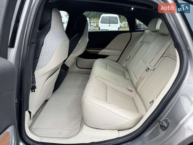 Седан Lucid Air 2022 в Ровно