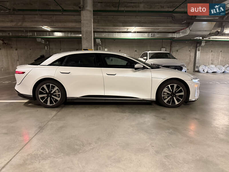Седан Lucid Air 2023 в Киеве