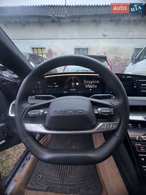 Седан Lucid Air 2023 в Львове