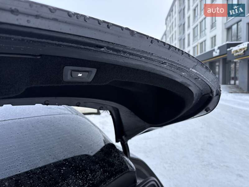 Седан Lucid Air 2023 в Львове