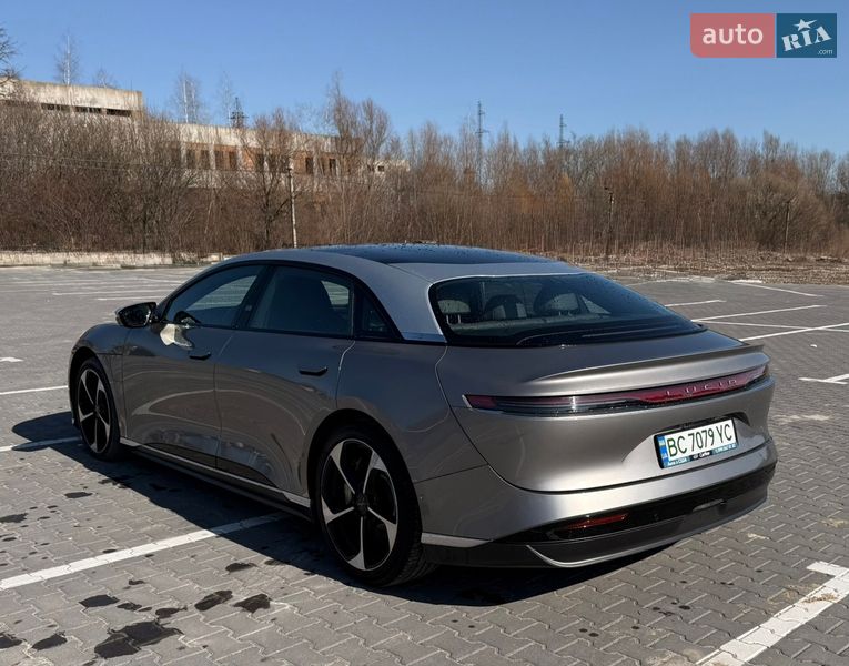Седан Lucid Air 2022 в Львове