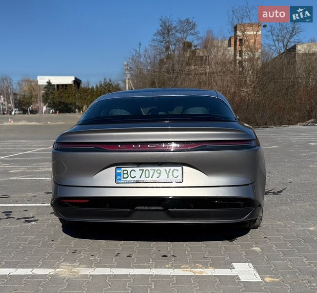 Седан Lucid Air 2022 в Львове