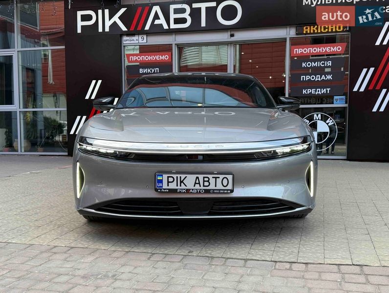 Седан Lucid Air 2022 в Львові