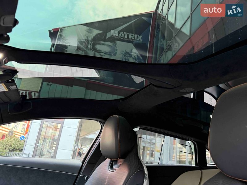 Седан Lucid Air 2022 в Львові