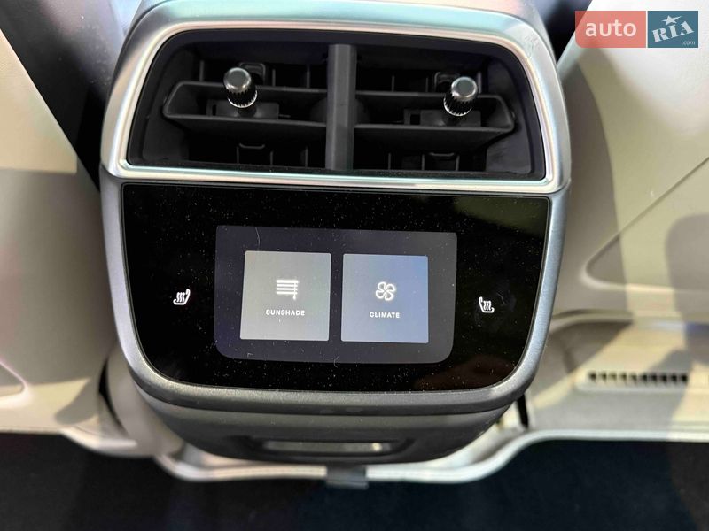 Седан Lucid Air 2022 в Львові