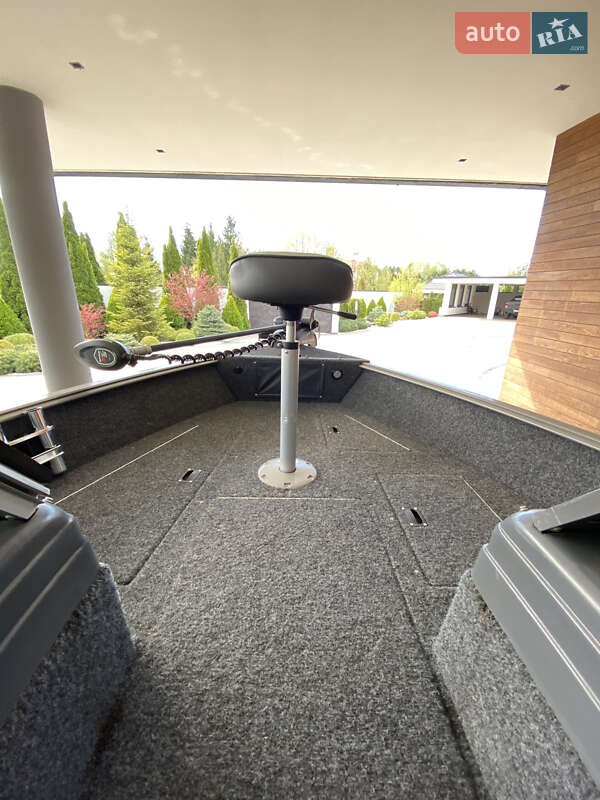 Лодка Lund 1775 Impact Sport 2013 в Киеве