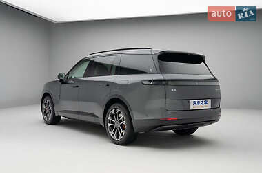 Позашляховик / Кросовер Lynk&Co 900 2025 в 
