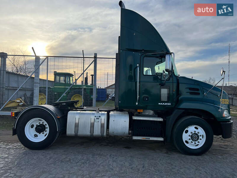 Тягач Mack CX 2012 в Киеве