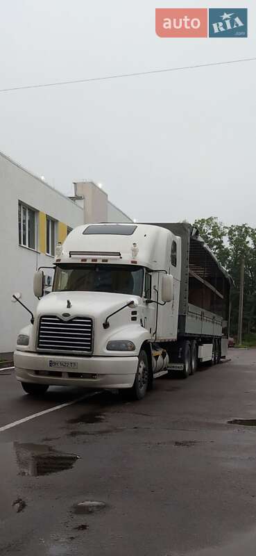 Тягач Mack Vision 2002 в Каменском