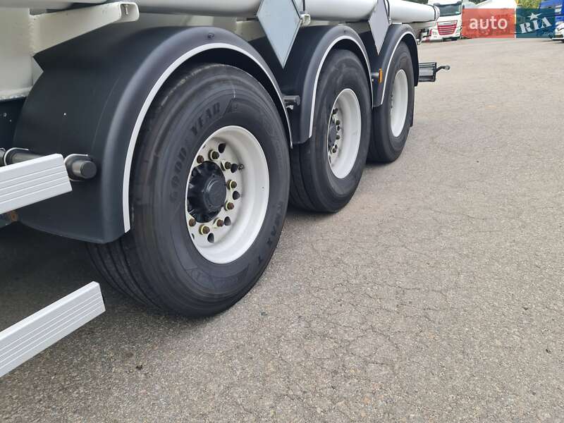 Цистерна напівпричіп Magyar Fuel Tank 2003 в Вінниці