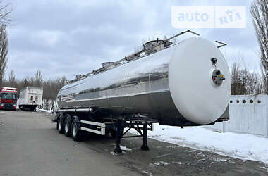 Цистерна напівпричіп Magyar Fuel Tank 2004 в Києві