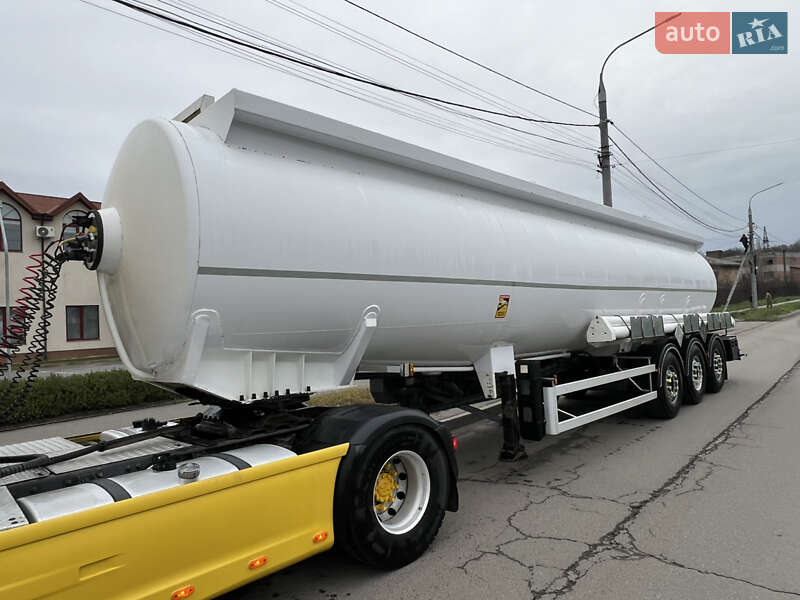 Цистерна полуприцеп Magyar Fuel Tank 2008 в Виннице