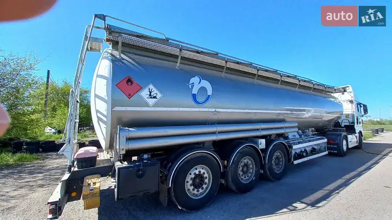 Magyar S34SDC1NE 2005