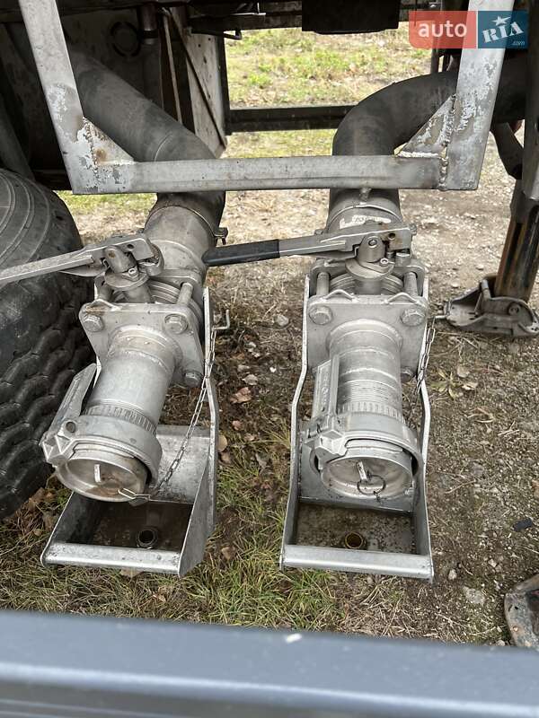 Цистерна полуприцеп Magyar S34SDC1NE 2004 в Днепре